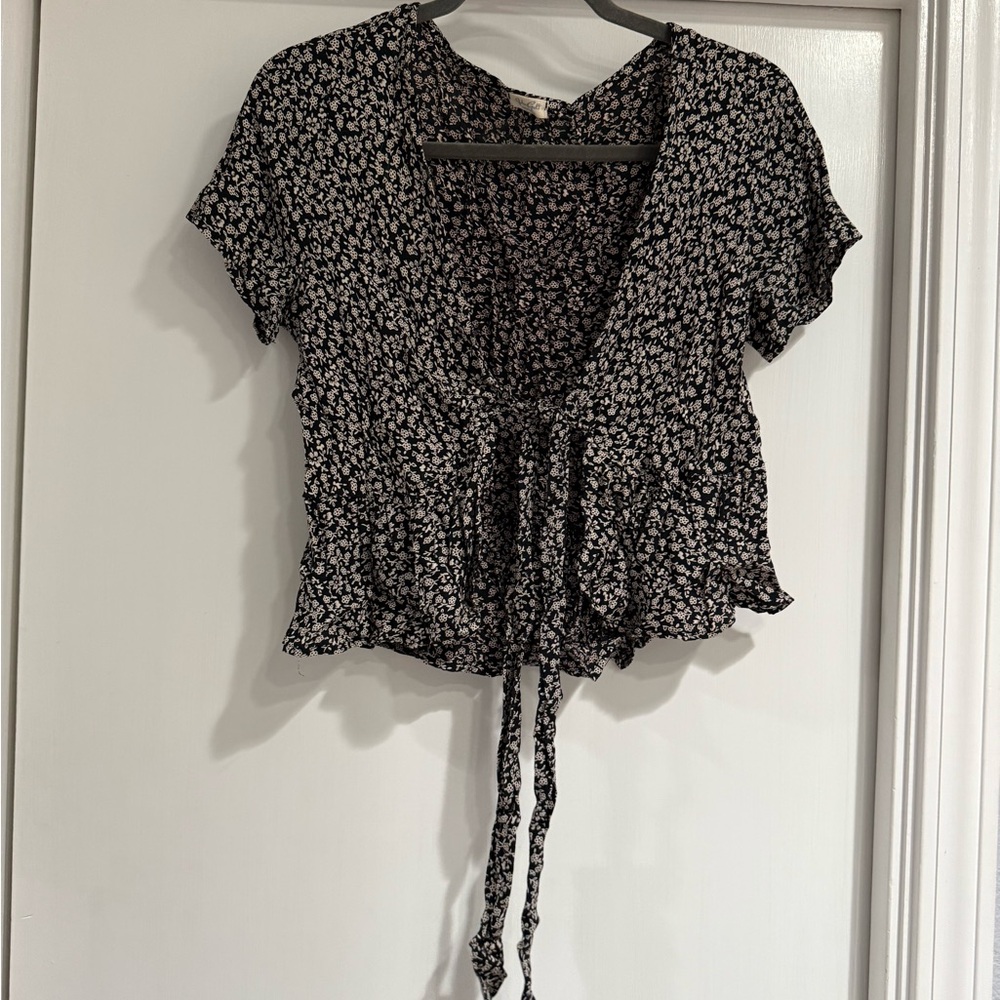 Brandy Melville Black and White Floral Blouse